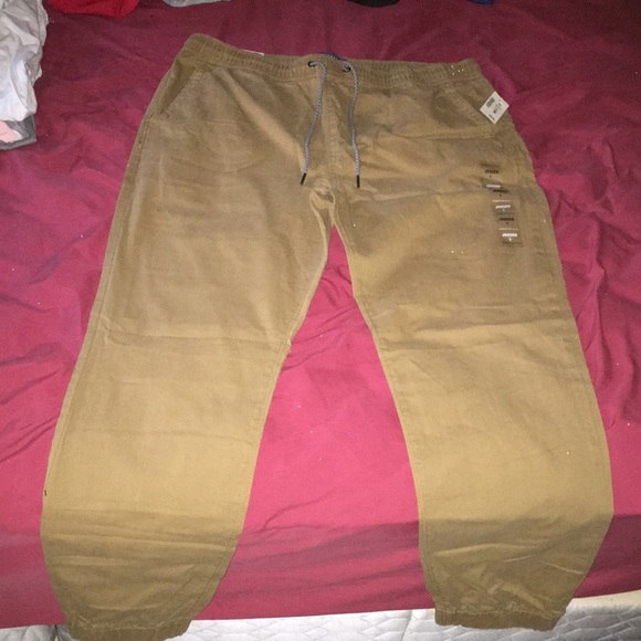 New Khaki Aeropostale Joggers - Picture 1 of 3